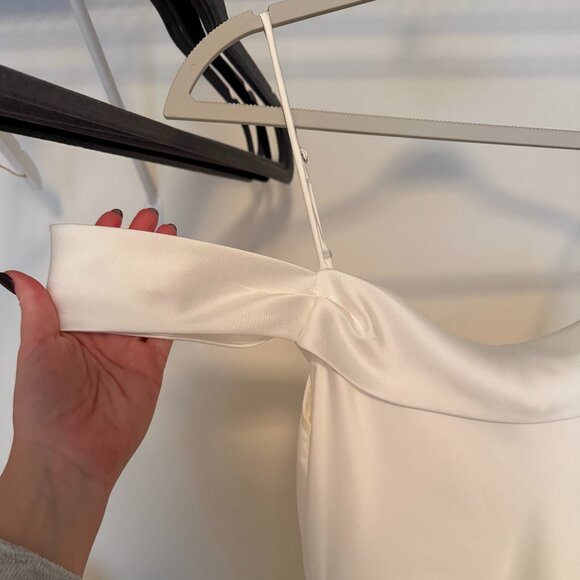 ASTR The Label Kitura Cold Shoulder Maxi Dress - Picture 4 of 6